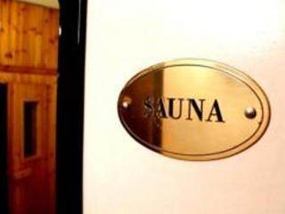 Club Z Hotel Кирения Екстериор снимка