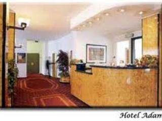 Club Z Hotel Кирения Екстериор снимка